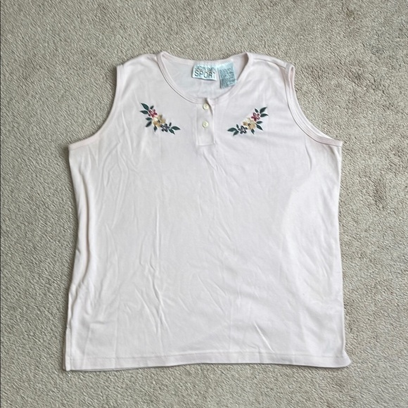 Jaclyn Smith Green Tank Top with Elegant Design - Picture 1 of 5